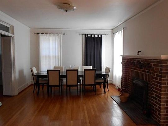 3rd image of 310 Iona St