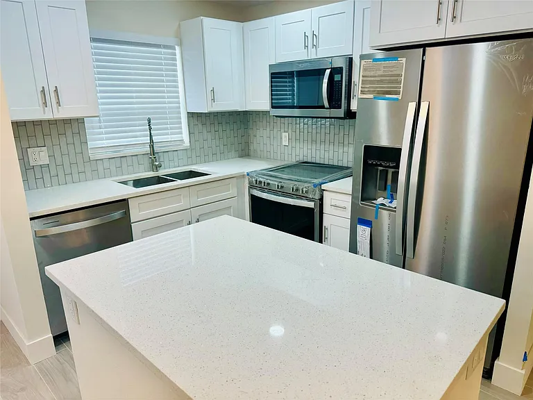 805 W Oakland Park Blvd #E5 — Photo 1