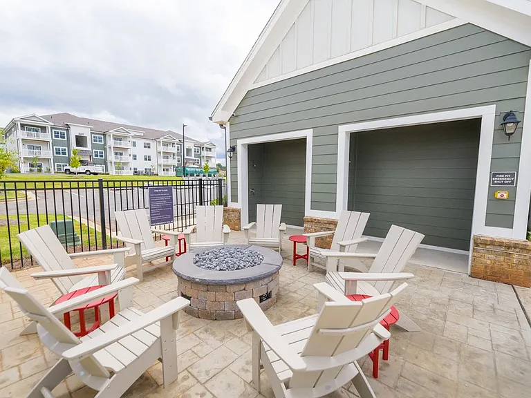 Gas fire pit