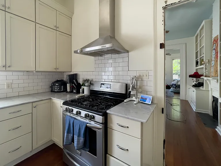 3009 Dauphine St — Photo 35
