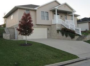 2420 Camzie Dr, Jefferson City, MO 65101