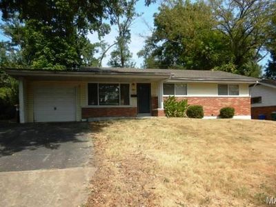 2345 Berwyn Dr, Saint Louis, MO, 63136