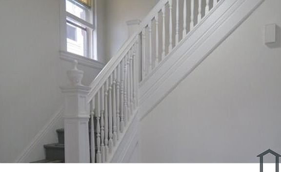 3rd image of 111 Warwick Ave