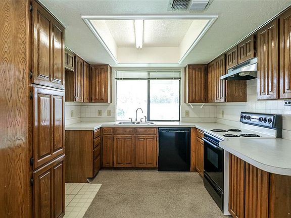 4th image of 904 W Embercrest Dr