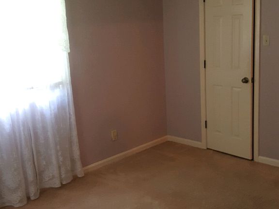 3rd image of 822 Parkway Dr