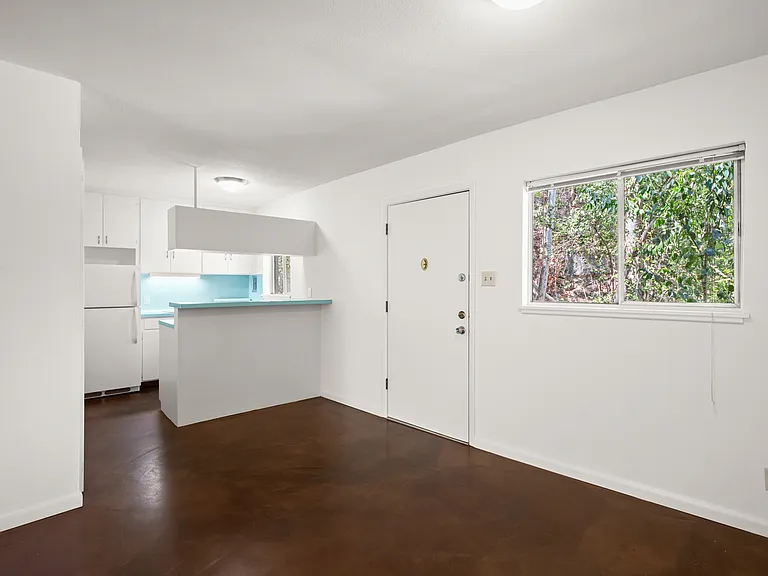 1801 Westlake Dr Apartments — Photo 10