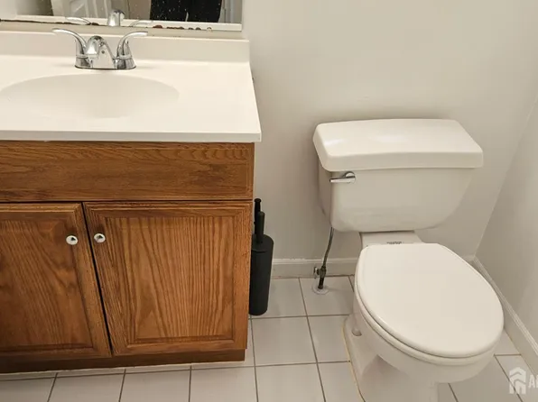 405 Cobblestone Ct, Monmouth Junction, NJ 08852
