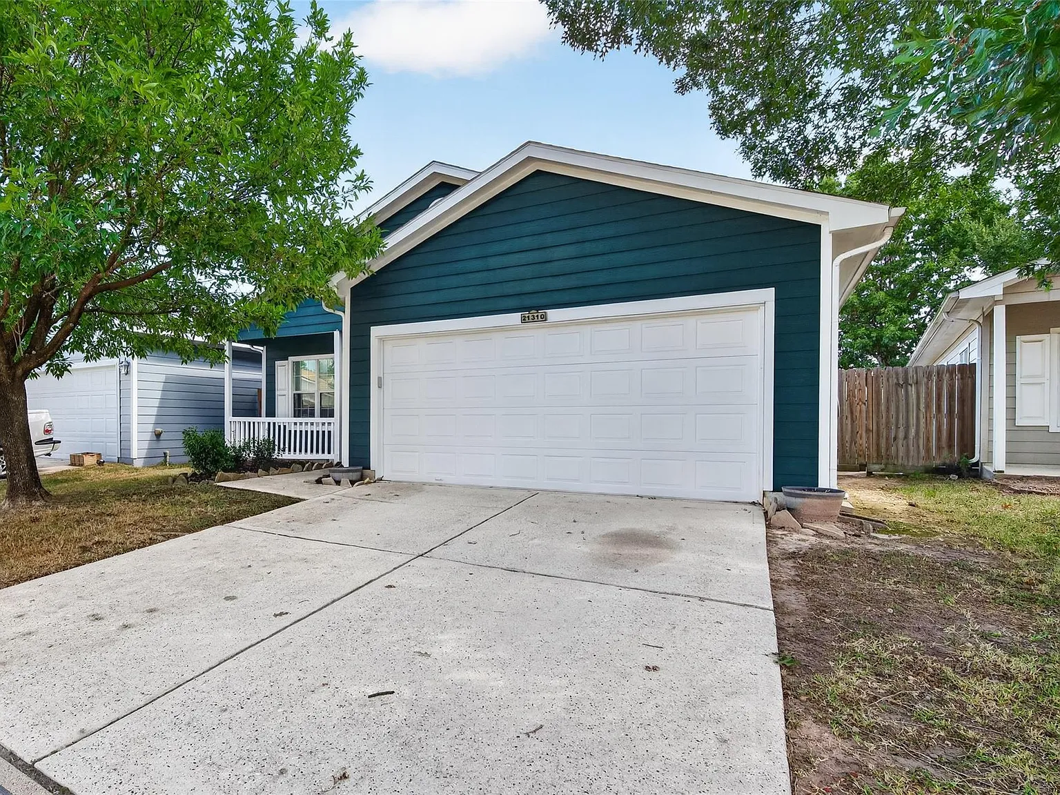 3 bed, 2.0 bath, 1619 sqft, $2,350 — Photo 2