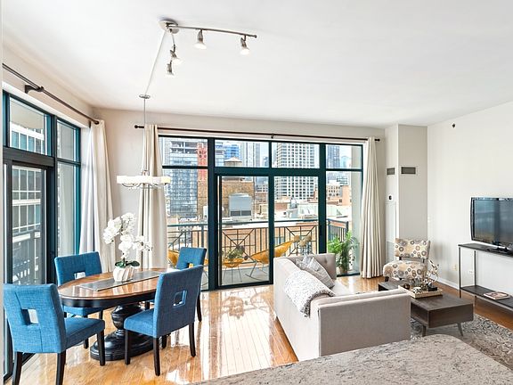 5th image of 340 W Superior St APT 1001