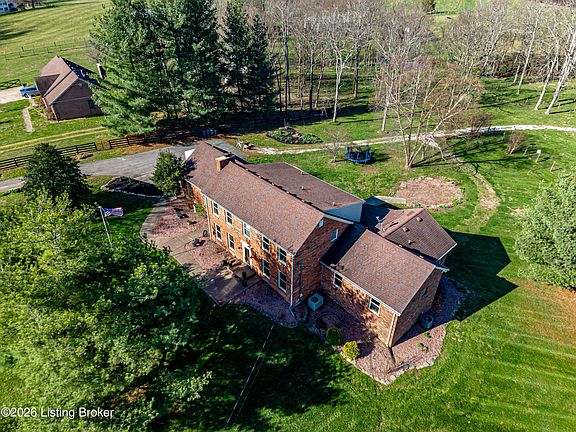 4th image of 1101 Waddy Rd