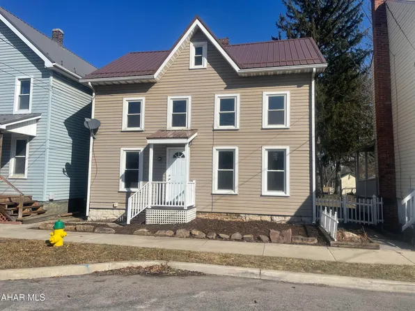 251 Broad St, Hollidaysburg, PA 16648