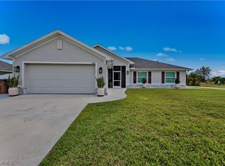 1942 Redmont Ave, Lehigh Acres, FL 33972