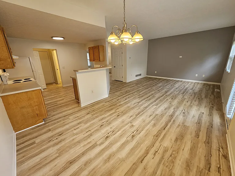 126 Wagnalls Ct — Photo 3