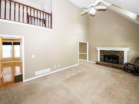 3rd image of 415 Wood Branch St