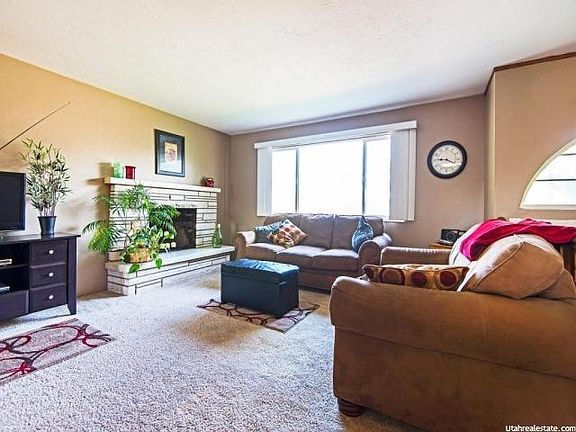 5th image of 2295 W Edgeware Ln