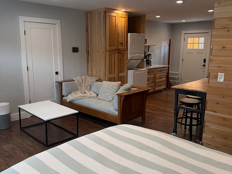 300 Upper Evergreen Dr #B — Photo 7