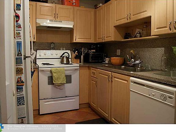 4th image of 2227 Mariner Ct