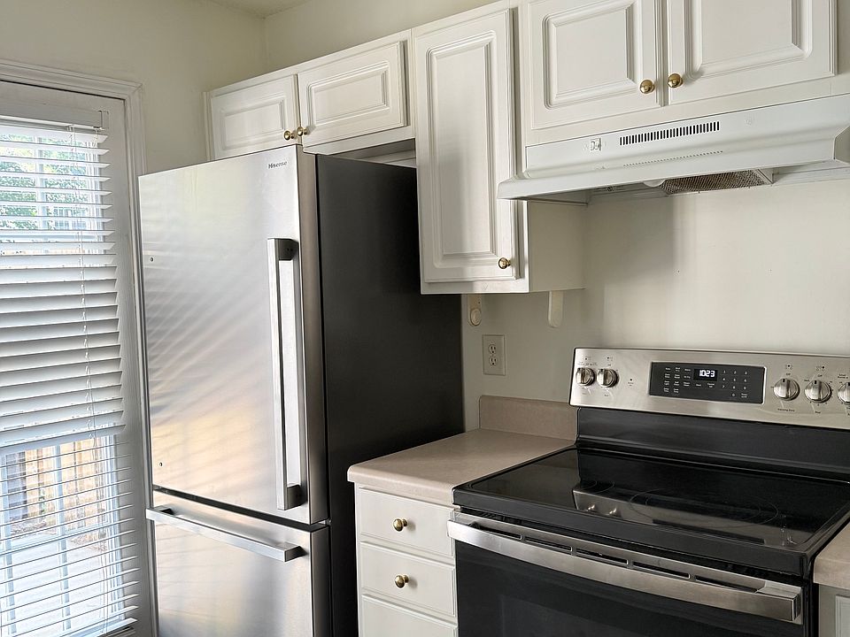 2nd image of 956 Pelican Bay Dr