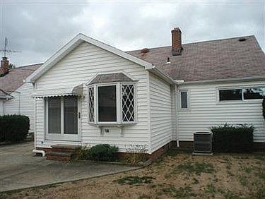 5th image of 21151 Carol Ave