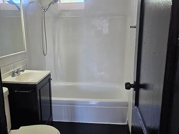4th image of 1222 Huckleberry St