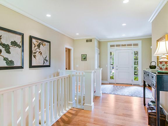 4th image of 3800 Bridgehampton Dr NE