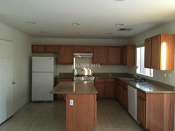4th image of 621 Sonoran Heights Ave