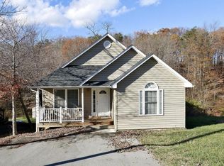 921 Quail Ln, Salem, VA 24153