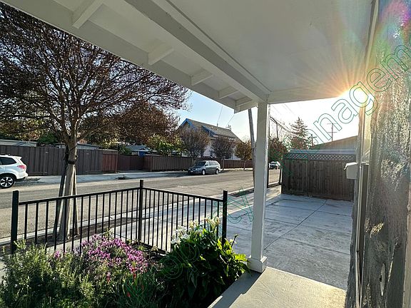 3rd image of 403 Brown Ave