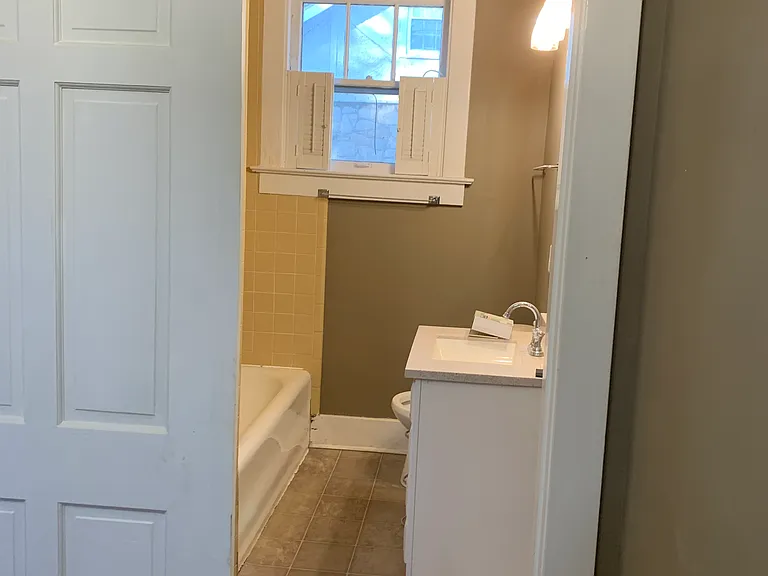 1216 N Spring St — Photo 3