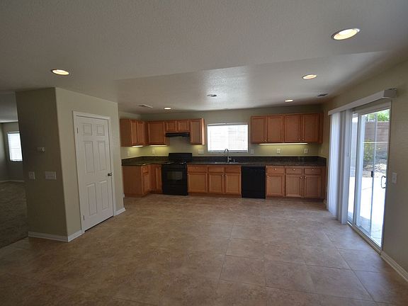 5th image of 45002 Anabell Ln