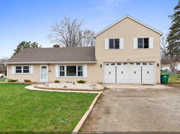 2068 Lost Dauphin Rd, De Pere, WI 54115
