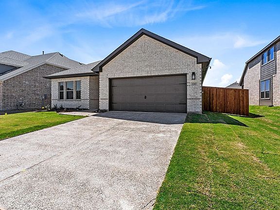 3rd image of 2203 Poppy Valley Ln