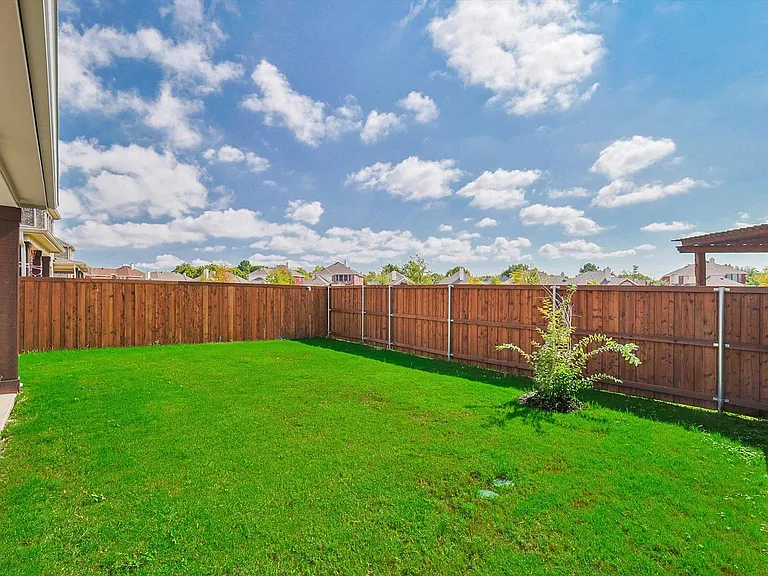 2806 Henson Ln — Photo 24