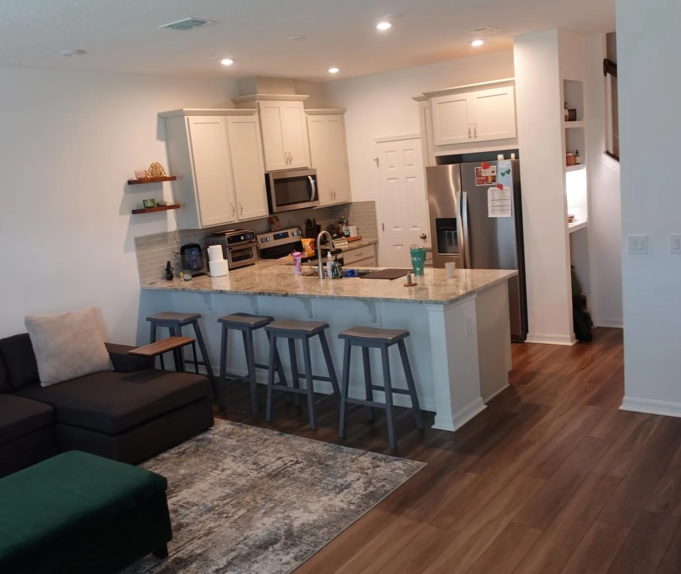 3 bed, 2.5 bath, 2163 sqft, $2,600 — Photo 4