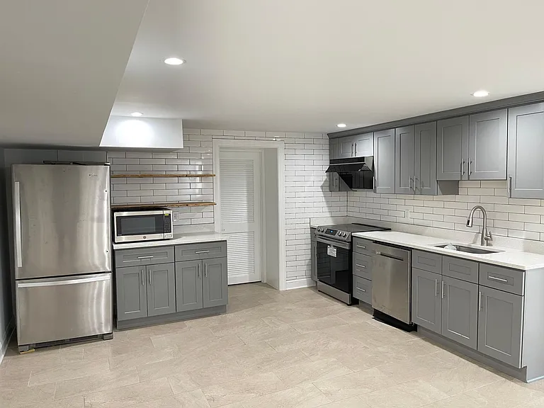 1412 Montague St NW #B — Photo 4