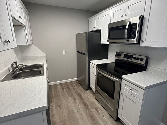 3rd image of 711 Melody Ln #B7