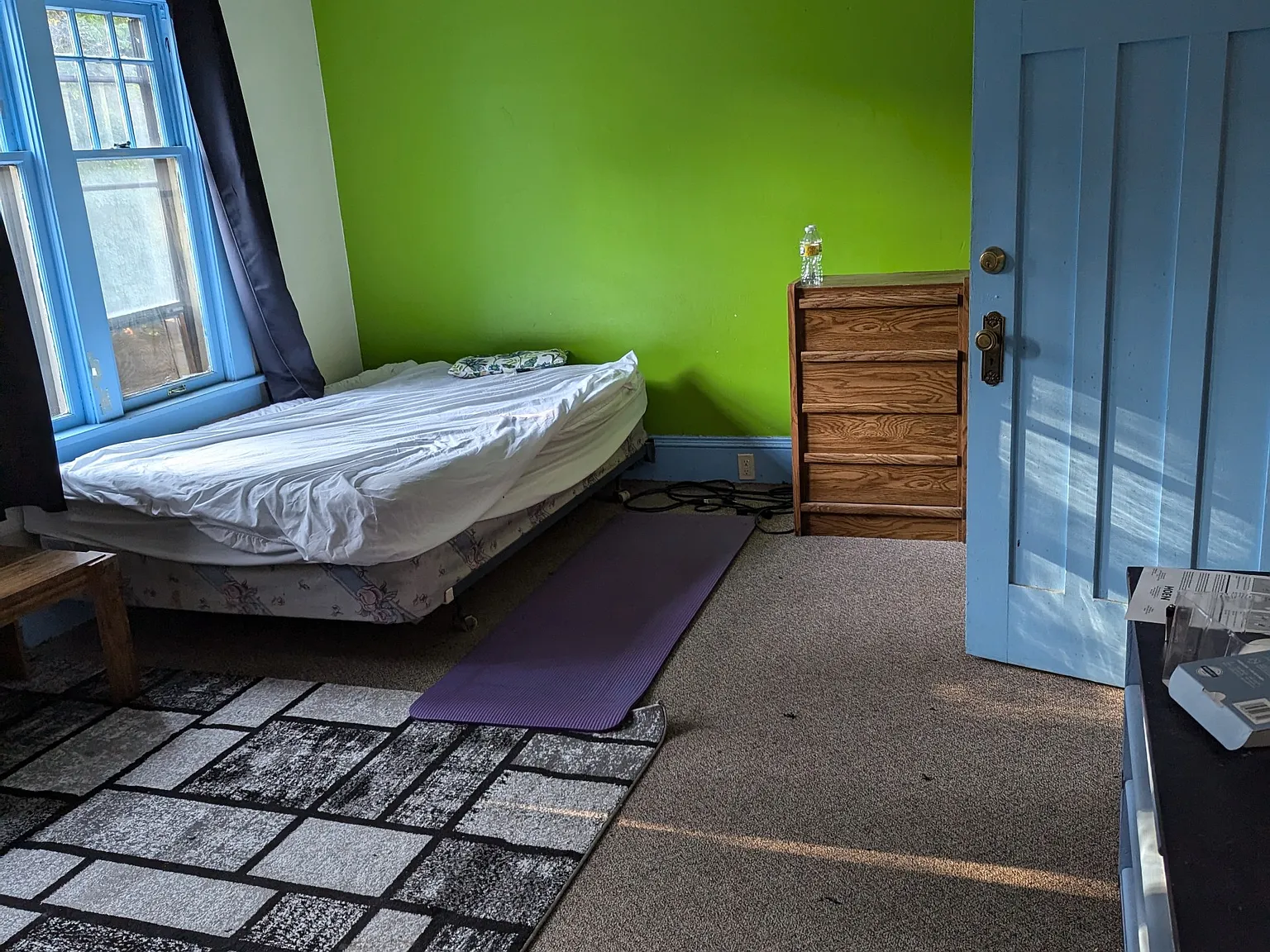 5 bed, 120 sqft, $700 — Photo 1