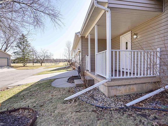 5th image of 758 Sky Ridge Dr