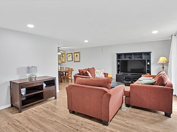225-frederick-dr-chicago-heights-il-60411-mls-11176727-zillow
