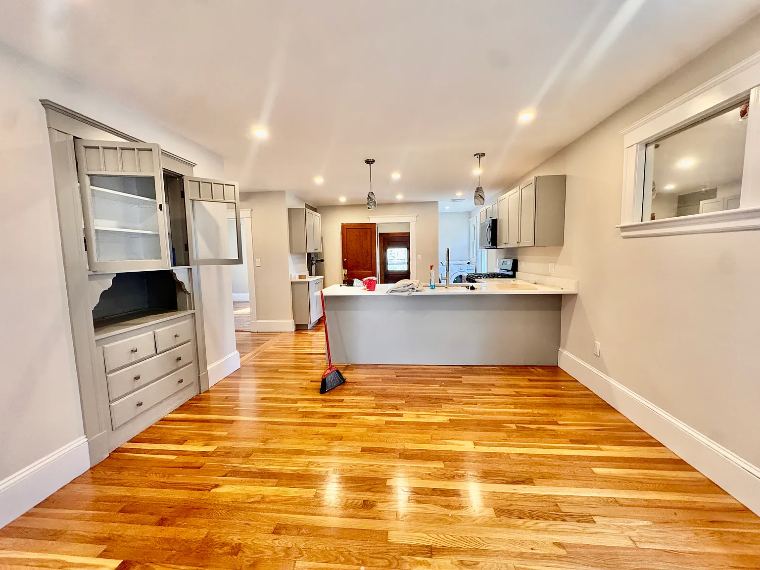 43 Gardena St — Photo 4