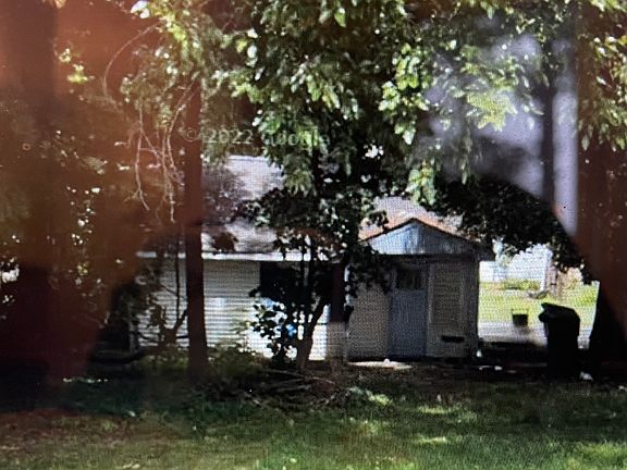 2nd image of 409 E Woodside St