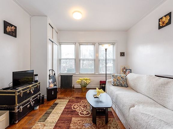 3rd image of 6814 Dartmouth St