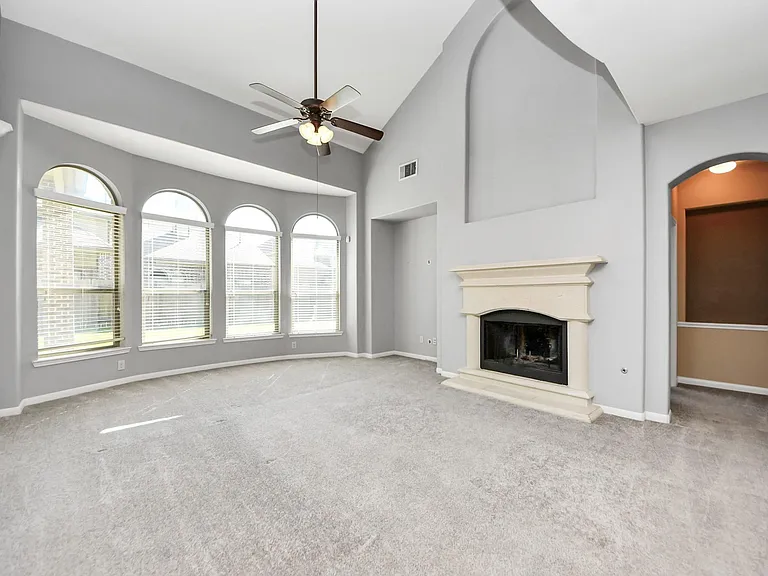 9427 Sapphire Bay Ln — Photo 10