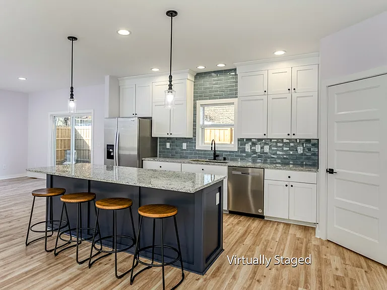 7039 Executive Cir — Photo 10
