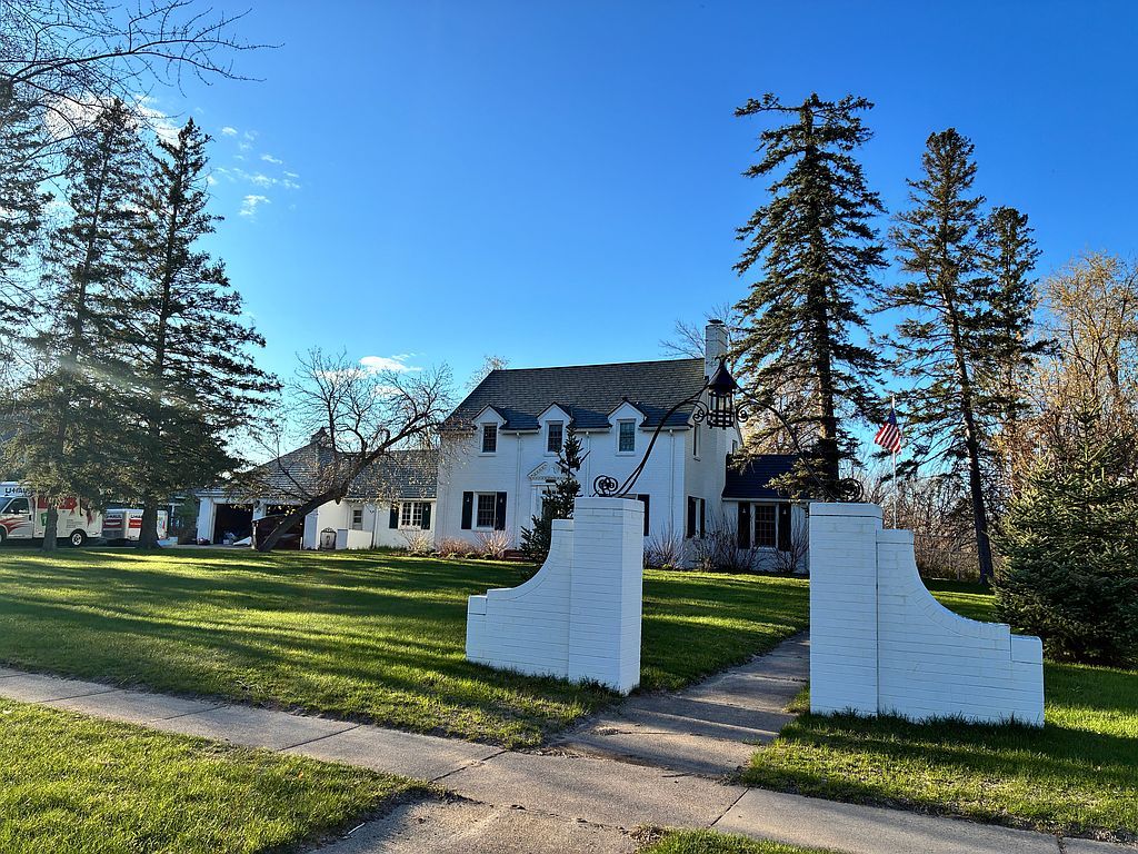 415 Bluff Ave - Property Image
