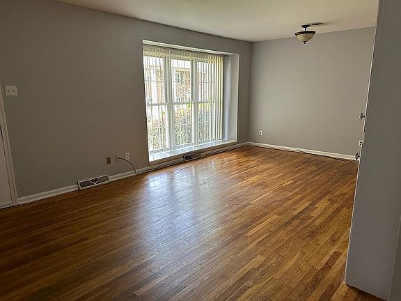 3rd image of 2336 Taggart Ct
