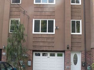 821 Lindenwood Dr, Pittsburgh, PA 15234