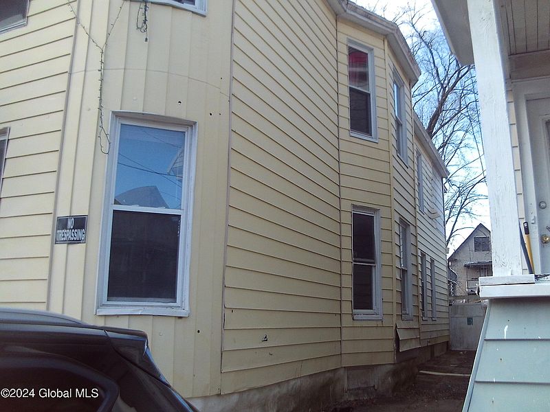4th image of 430 Hulett Street