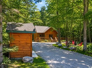 23 Crown Ct, Tiny, ON L9M 0J1