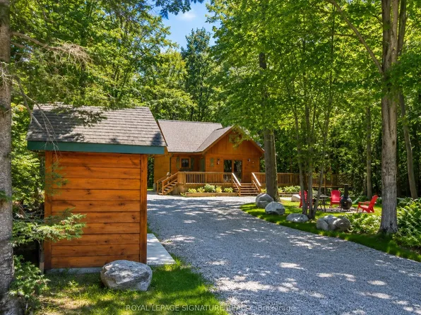 23 Crown Ct, Tiny, ON L9M 0J1